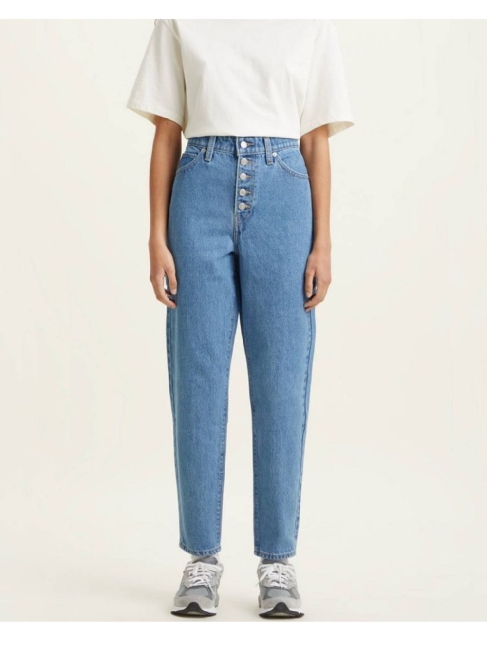 Levi's High Waisted Notch Mom Jeans, Button Fly Size 29 Tapered Leg
